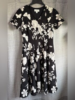 Elle fit & flare floral stretch knit dress - XS